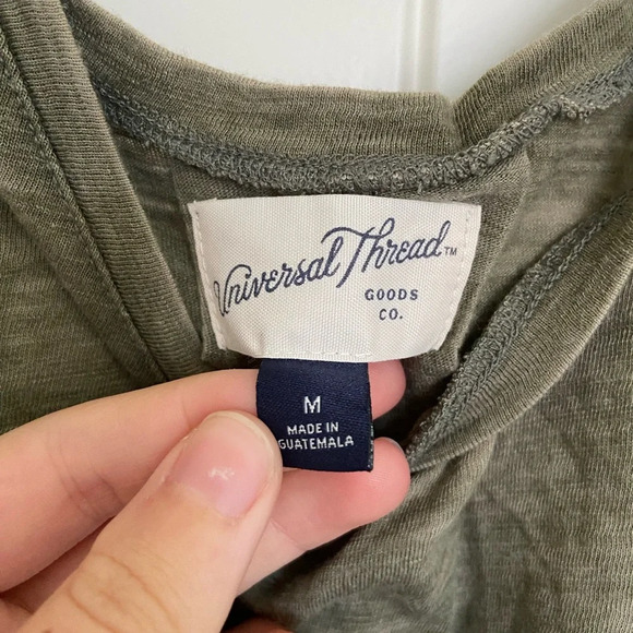 NWT | Universal Thread women’s green loose fit tank top — medium - Picture 3 of 7